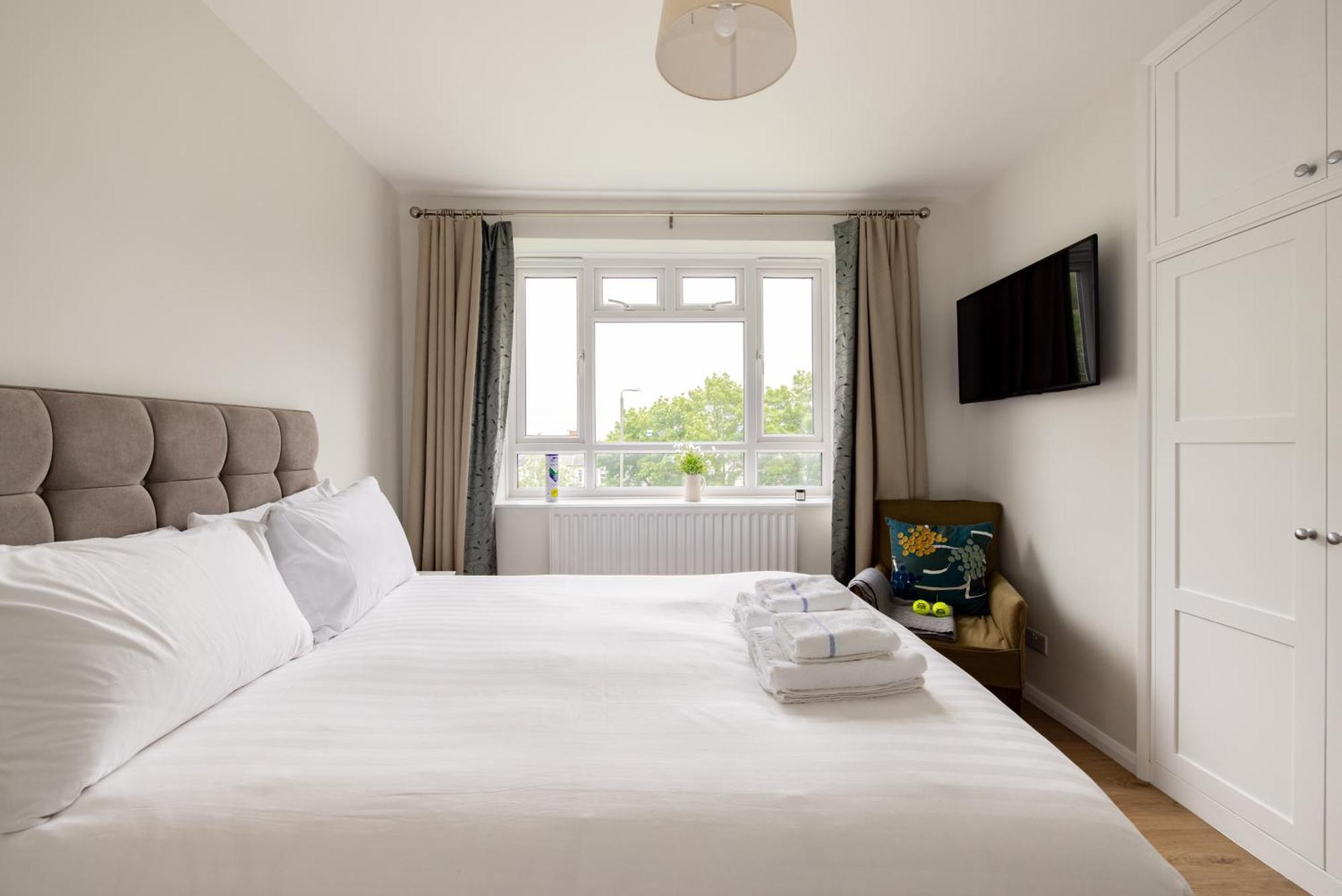 Appartamento Penthousestays Wimbledon - Chic 2 Bedroom King Bed With Balcony - 2 Mins From Wimbledon Tennis Club And Museum - Aeltc *